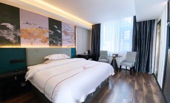 Huaihua Sunday Chain Hotel East of the city