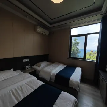 Qiyun Mountain Ding Fuxian Inn