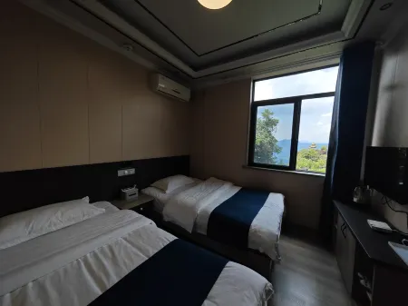 Qiyun Mountain Ding Fuxian Inn