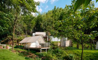 Nashan Nashui Freeland Wild Luxury Camp