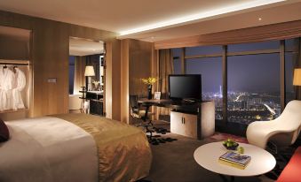 Wongtee V Hotel - Housity