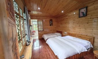 Lugu Lake Hualou Hotel