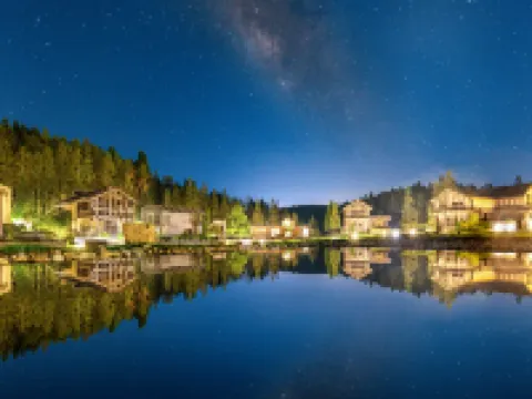 The Joya Hotel Hotels near Chongqing Xiannvshan Airport