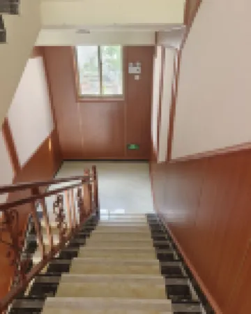 Deqin Fuyuan Business Hotel