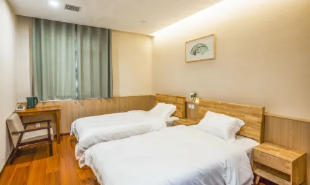 Xi'an Baishiyunju Homestay (Qinling Wildlife Park Branch) Отели рядом с достопримечательностью «Xi'an Mingde Institute of Technology»