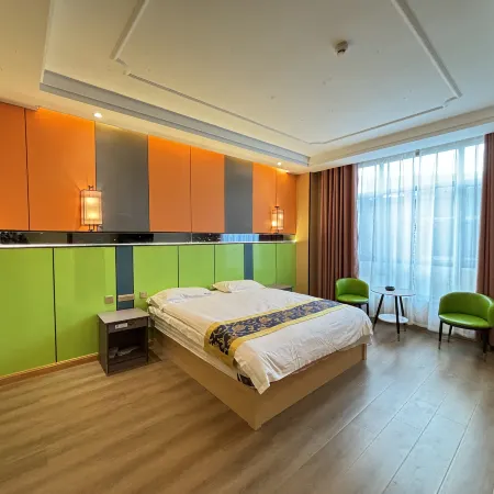 Qin'an Yunshang Qingju Hotel