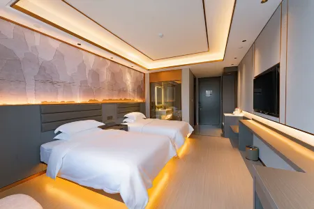 Weimin Convention Center Hotel Отели в г. Фэйдун