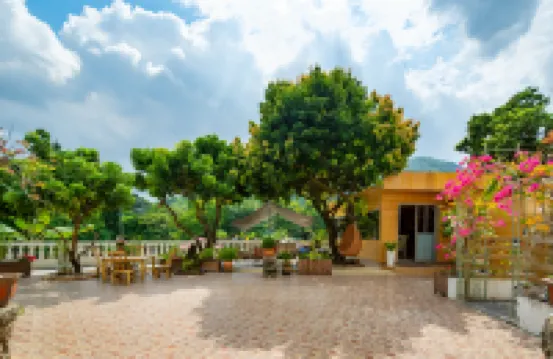 Zhongshan Yuejiangshan Homestay Hotels near Zhan's Garden