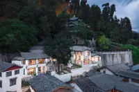 Lijiang Old Town Chunshi·Zhiyi Guan Ancient Town Panoramic B&B Hotels near The Ancient Town of Shuhe