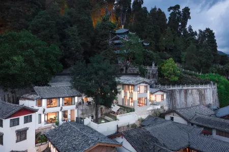 Lijiang Old Town Chunshi·Zhiyi Guan Ancient Town Panoramic B&B Отели в г. Лицзян