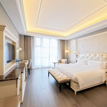 Yinrun Jinjiang Castle Hotel