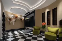 Yiju 1983 Hotel (Wuyi Square IFS International Financial Center)