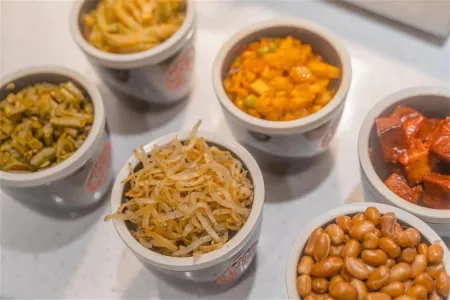 Home Inn Huayi Selected Hotel (Jiande Xin'anjiang Branch) Отели рядом с достопримечательностью «Xin'anjiang Hydropower Station»