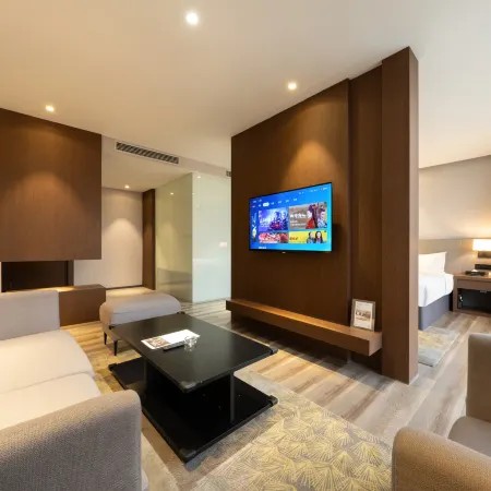 The GiorgioMorandi Hotels (Linyi People's Square Wanxianghui)
