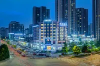 麗楓飯店（崇州萬達廣場高鐵站店） 崇州市博物館-第二展廳附近的飯店