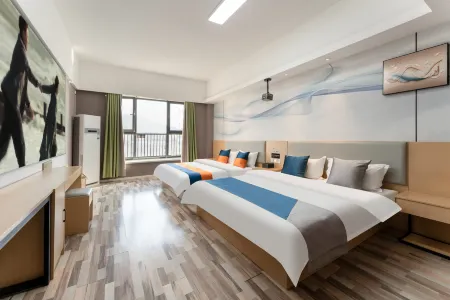 Monet Hotel (Jinan Luneng Lingxiucheng Guihe Golden Street) Отели рядом с достопримечательностью «Академия технологий Национальной сети»