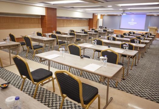 2. 데데만 이스탄불..