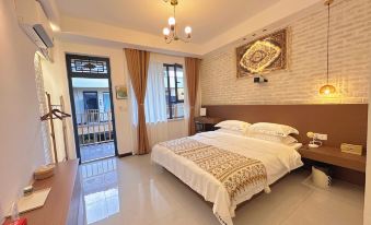 Yining Liubai Village Homestay