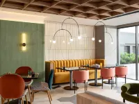 TRIBE Living Bangkok Sukhumvit 39 by AccorHotels Отели рядом с достопримечательностью «Тхонг Лор»