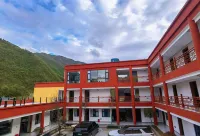 Jidirenjia Hotel Hotel di Zhouqu