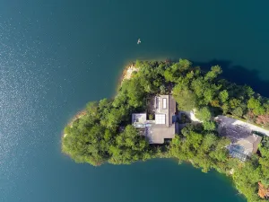The villa of Thousand Island Lake