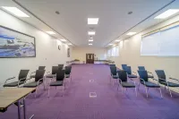 Premier Inn Abu Dhabi Airport (Business Park) - Business
