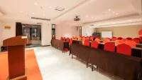 City Comfort Inn Hotel (Luohe Railway Station Xintiandi Pedestrian Street)