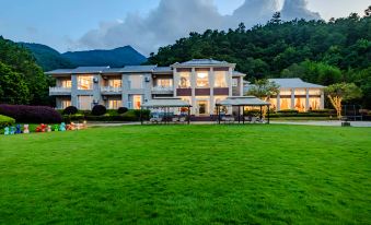 Dali Yishanhai Manor