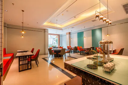 Unitour Hotel (Jiangling Xianhe Road) Отели в г. Цзянлин