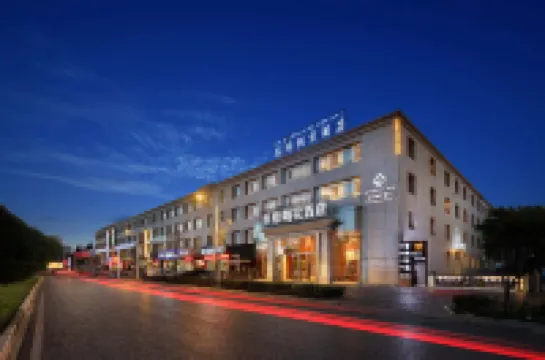 ラサ喬穆朗宗ホテル