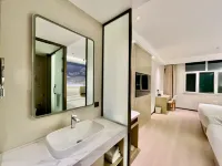 Boyue International Hotel (Chaka)