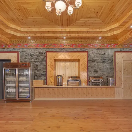 Luobu Starlight · Verdant · Valleys Luxury Camp Hotel (Kangding Xinduqiao Town)