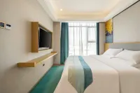 Clover Holiday Hotel (Guiping Xinggui) Hotels in Guiping