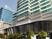 MUU Bangkok, Small Luxury Hotels of the World Отели рядом с достопримечательностью «Торговый центр SeenSpace»