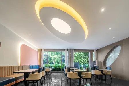 Jintang Kailaixi Holiday Hotel Отели рядом с достопримечательностью «Wufengxi Ancient Town»