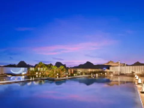 Lijiang Moon View · Quiet Holiday Lakeside Hotel (Guilin Two Rivers & Four Lakes Area) Hotels in Guilin