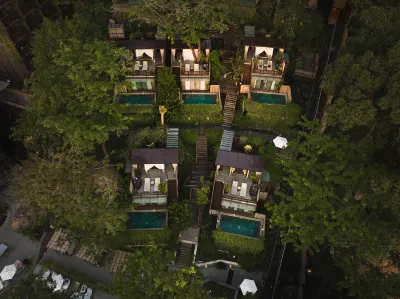 Dinso Resort & Villas Phuket, Vignette Collection Hotel dekat Seastone Private Pool Villas