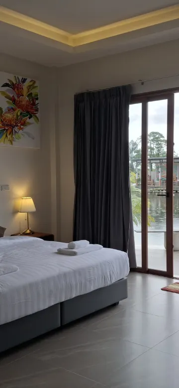 ห้องซูพีเรียร์ เตียงใหญ่ 1 เตียง