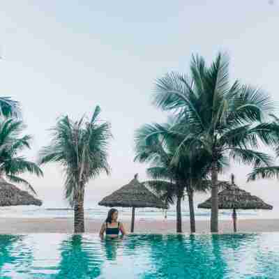 Beachfront 2 Bedroom Appartment with Glass wall by Villuxy Fitness & Recreational Facilities