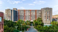 REZEN  HOTEL  METRO GOLF Hotel in zona Yunnan Xinxing Occupations Institute (North to Guolin)