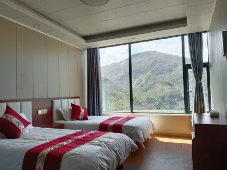 Laigu Ice Lake View Hotel