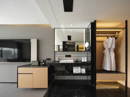 Louis Hotel Chengdu Отели рядом с достопримечательностью «Chengdu Polytechnic Qingyang Campus»