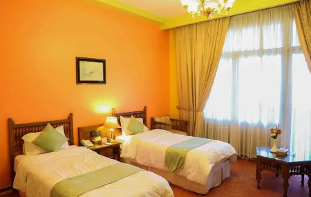 Abbasi Hotel Отели рядом с достопримечательностью «Хашт-бехешт»