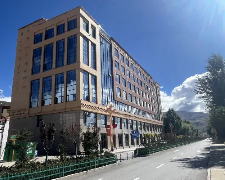 Minshan Impression Kangba Hotel Hotels in Dengqen