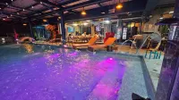 BlueTel Re'sidencE Bangkok IMPACT-1 Time Drop-Off Service to IMPACT OR MRT (MTO2) - Hot Tub