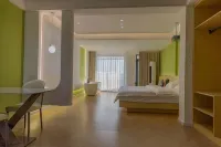 Gaobai Scenic Apartment Hotel (Yintan Resort Area)