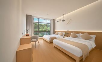 Lodge Near the Creek