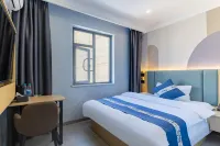 Home Inn Baiyun Hotel (Anqing Yingbin Road High-speed Railway Station)