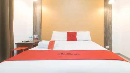 RedDoorz Plus at EDSA Congressional