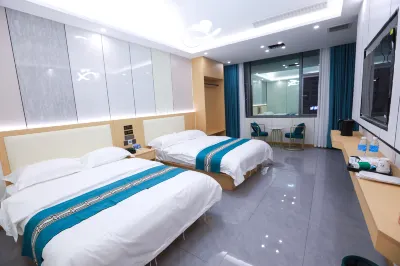 Xiangze Grand Hotel (Zhaotong Hejing Plaza)